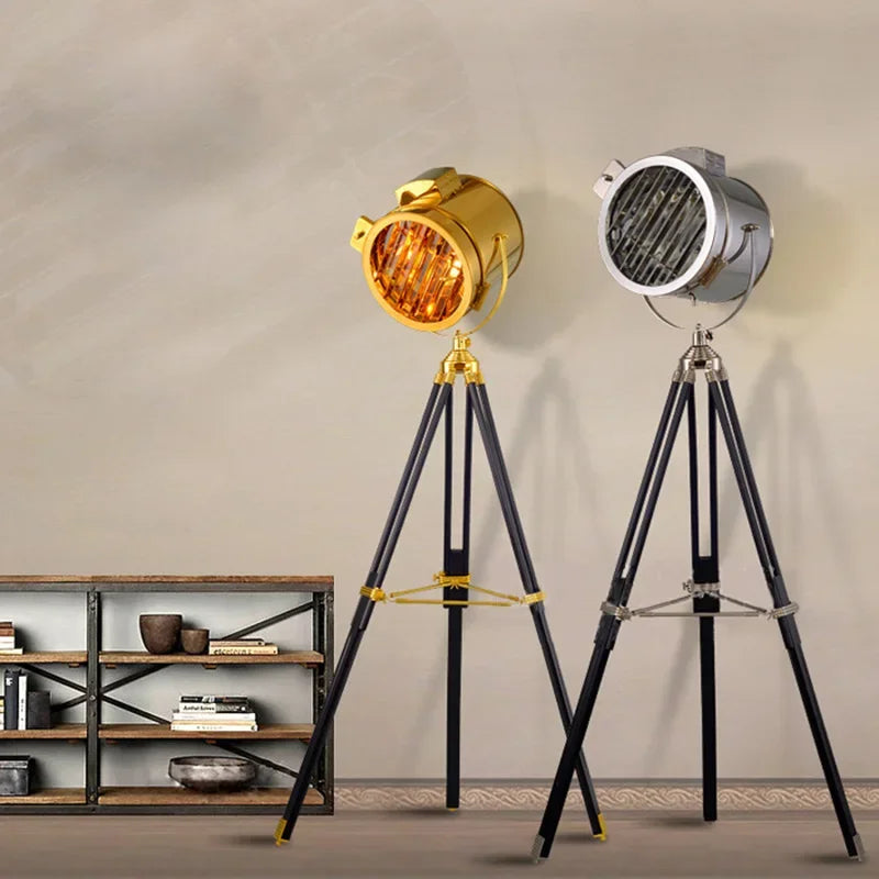 Luxorva Tripod Lamp - Industrial Chic