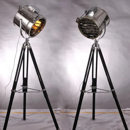 Luxorva Tripod Lamp - Industrial Chic